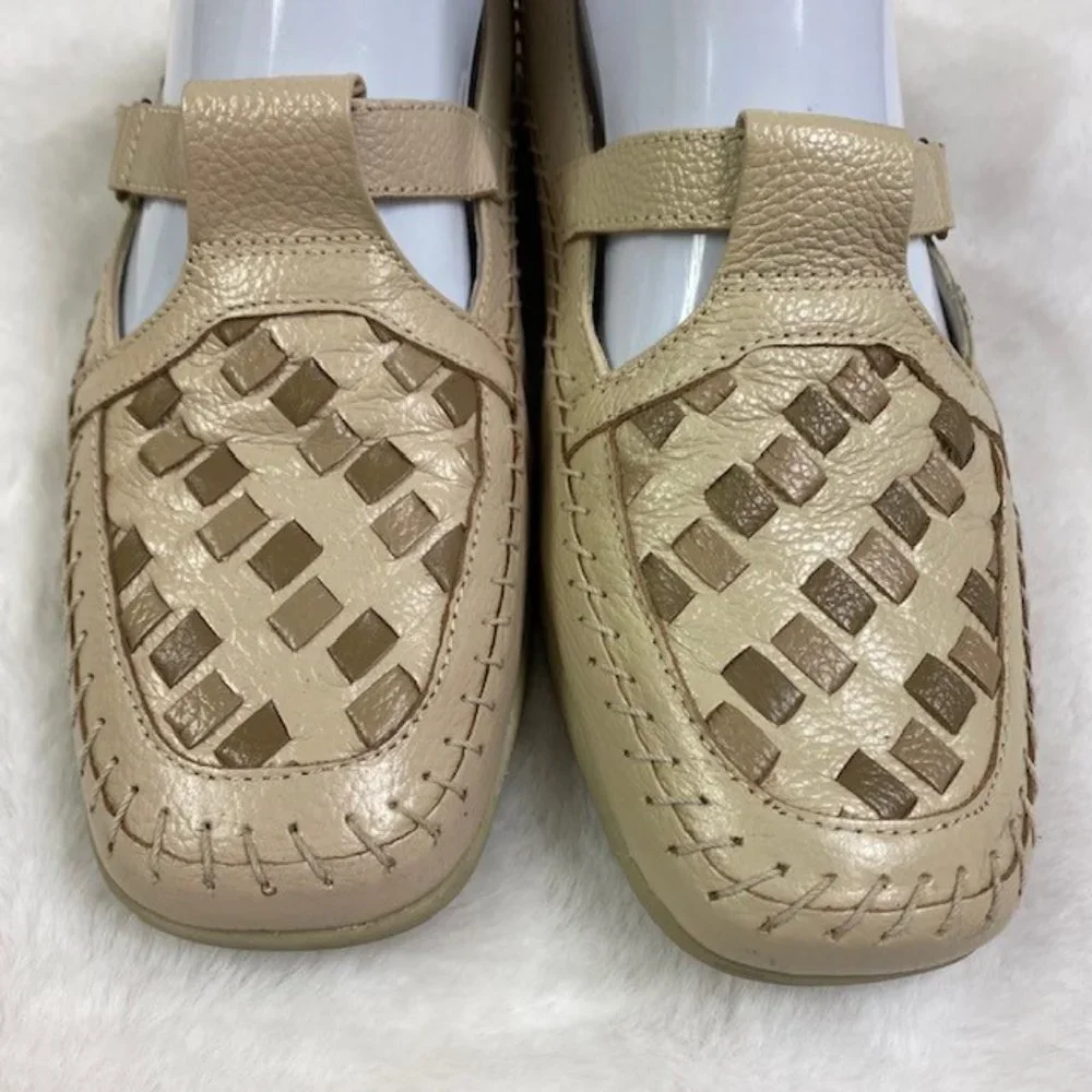 LIKE NEW Mushrooms Leather Woven Loafers Mary Janes Slip on, size 9‎